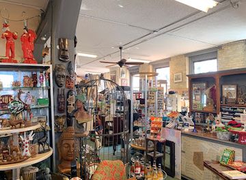 wisconsin/milwaukee/shop/antique-center-walker-s-point