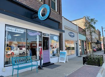 iowa/southwest-iowa/shop/cindy-s-boutique-in-valley-junction