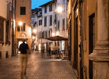 italy/lucca/shop/city-accessori-abbigliamento