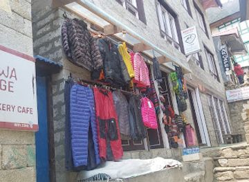 nepal/namche-bazaar/shop/himalayan-sherpa-kapada-pasal