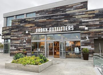 california/huntington-beach/shop/urban-outfitters