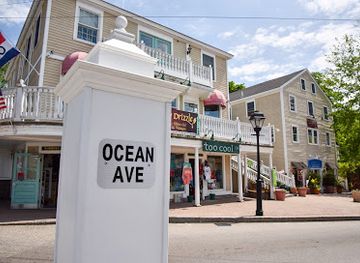 maine/kennebunkport/shop/too-cool