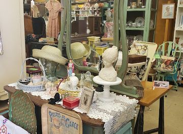 louisiana/atchafalaya-basin/shop/silver-screen-vintage-market