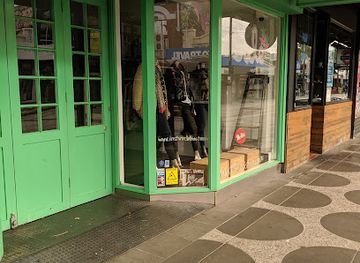 australia/melbourne/st-kilda/shop/instore-clothing