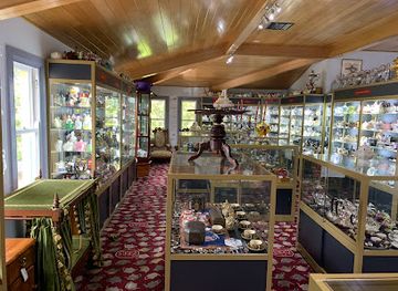 australia/blue-mountains-national-park/shop/bygone-beautys-treasured-teapot-museum-tearooms