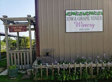 iowa/maquoketa-caves-state-park/shop/iowa-grape-vines-winery