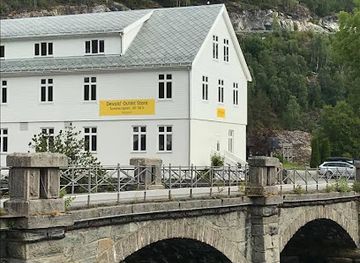 norway/geirangerfjord/shop/devold-outlet-hellesylt