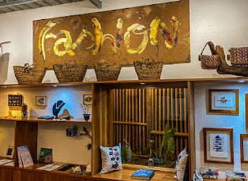 ecuador/puerto-ayora/shop/iguanas-bananas