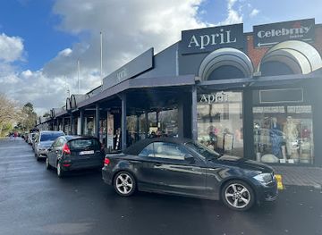 belgium/hainaut-hills/shop/april-waterloo-parfumerie-institut-de-beaute