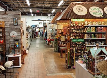 kansas/wichita/shop/paramount-marketplace-antiques-vintage-new