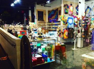 iowa/des-moines/shop/groovy-goods-daydreams-tobacco-pipes-hippie-clothing