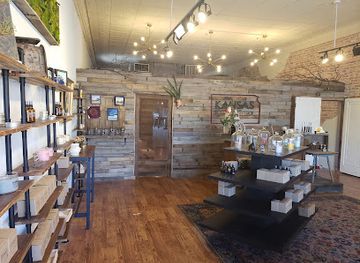 kansas/central-plains/shop/kansas-earth-and-sky-candle-co