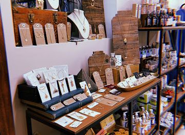 new-jersey/jersey-city/shop/lucky-honeybee-goods-gifts