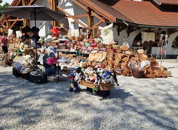 hungary/hortobagy/shop/kisgesztenye-ice-cream-shop