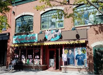 canada/ottawa/centretown/shop/crazy-moose-clothing-co