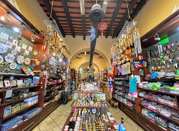 puerto-rico/san-juan/old-san-juan/shop/souvenir-outlet-puerto-rico
