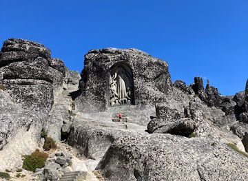 portugal/serra-da-estrela/shop/nossa-senhora-da-boa-estrela