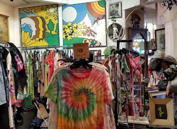 california/laguna-beach/shop/cherry-moon-shoppe