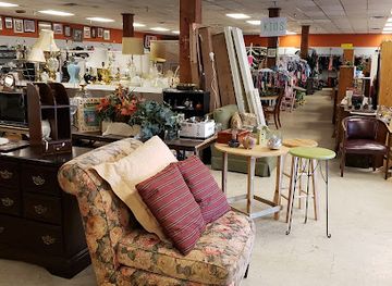 tennessee/oak-ridge/shop/brysonn-s-closet-a-storehouse-of-hope