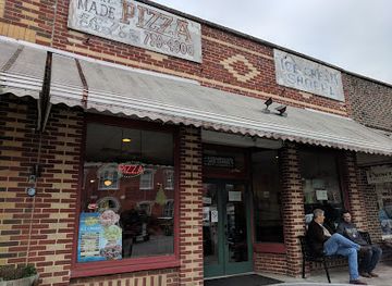 tennessee/jack-daniel-s-distillery/shop/prince-s-parlor