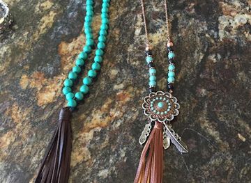wyoming/natrona-county/shop/penny-s-purses-bling-decor