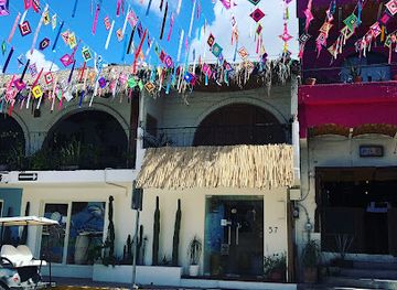 mexico/sayulita/shop/r2fashion