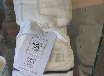 california/modesto/shop/marcy-s-hallmark-shop