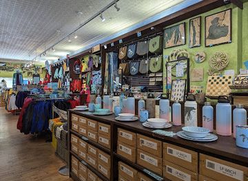 michigan/traverse-city/shop/momentum-outfitters-traverse-city