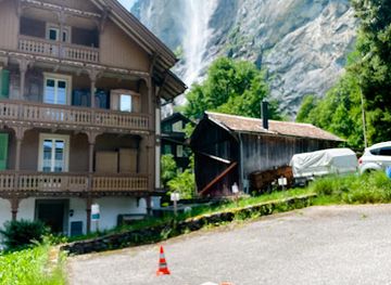 switzerland/lauterbrunnen-valley/shop/donuts-waffeln