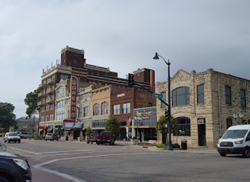 kansas/manhattan/shop/the-winged-lion