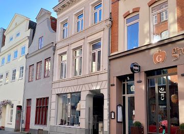 germany/lubeck/shop/arleol-first-class-second-hand