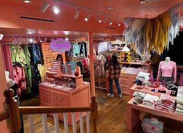 massachusetts/boston/back-bay/shop/mure-and-grand-back-bay