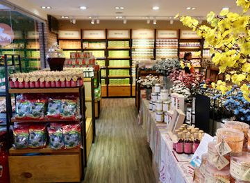 vietnam/dalat/xuan-huong-lake/shop/l-angfarm-store-mong-dep