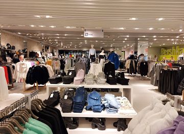 hungary/pecs/shop/bershka