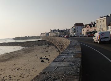 guernsey/l-ancresse-bay/shop/coop-locale-longstore