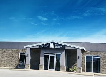 Joyce's Boutique and The Pageant Room