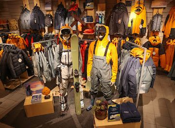 sweden/are/shop/haglofs-brand-store-are