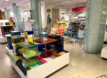 new-york/new-york-city/shop/moma-design-store