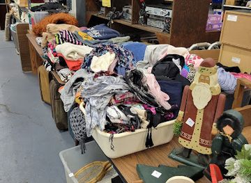 michigan/lansing/shop/free-cheap-and-antique-store-thrift-store