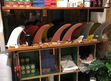 thailand/rayong/mae-ram-phueng-beach/shop/lysc-cafe-surf-shop