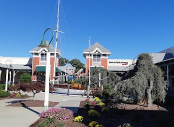 connecticut/hammonasset-beach-state-park/shop/westbrook-outlets