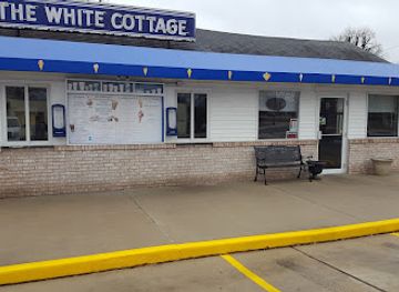 illinois/metro-east/shop/white-cottage