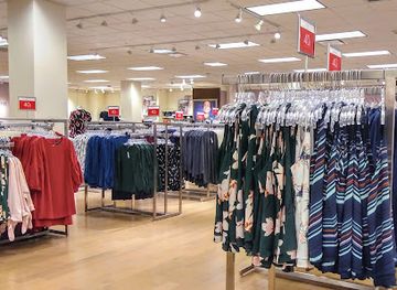 massachusetts/berkshires/shop/ann-taylor-factory-store