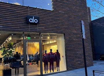 colorado/aspen/shop/alo