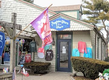 connecticut/mystic-seaport/shop/penguins-otters-others