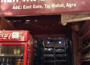 india/agra/taj-ganj/shop/new-taj-emporium
