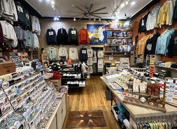 maine/saco/shop/the-maine-souvenir-shop-biddeford