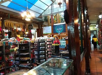 Centro Comercial la Casona del Museo