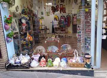 spain/cordoba/san-andres-san-pablo/shop/el-palacete-de-la-artesania-y-el-souvenirs