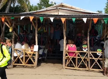 jamaica/treasure-beach/shop/eggy-s-bar